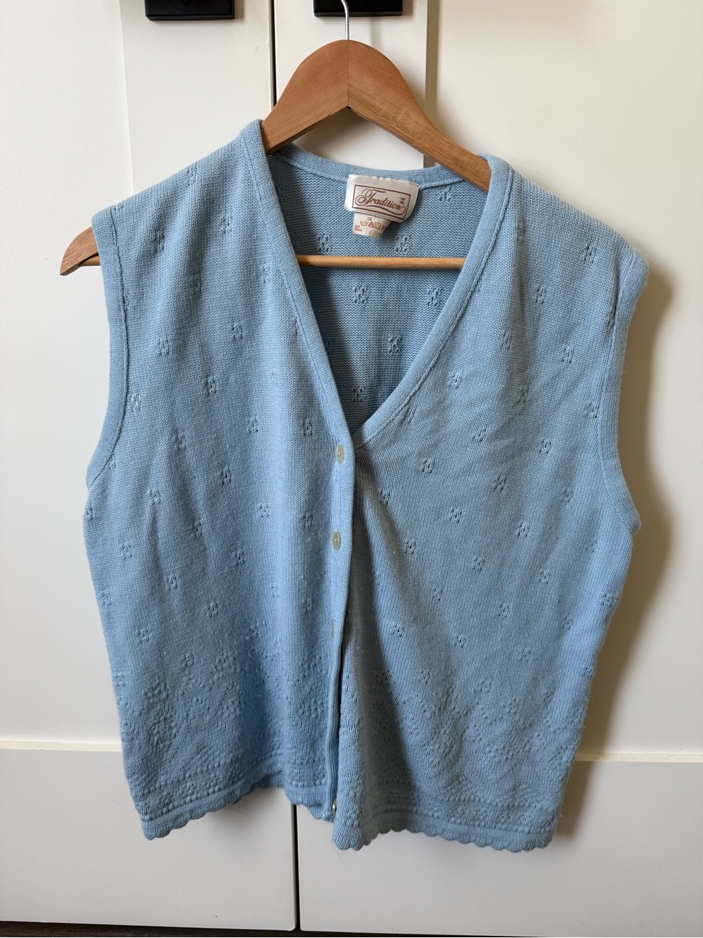 Vintage Tradition Powder Blue Pointelle Knit Sweater Vest Scalloped Hem Size M-L - Picture 2 of 12